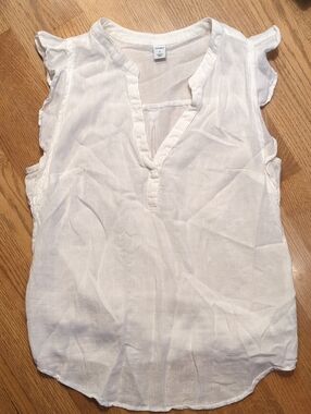 Women's Qhite Ruffled Sleeve V-Neck Top